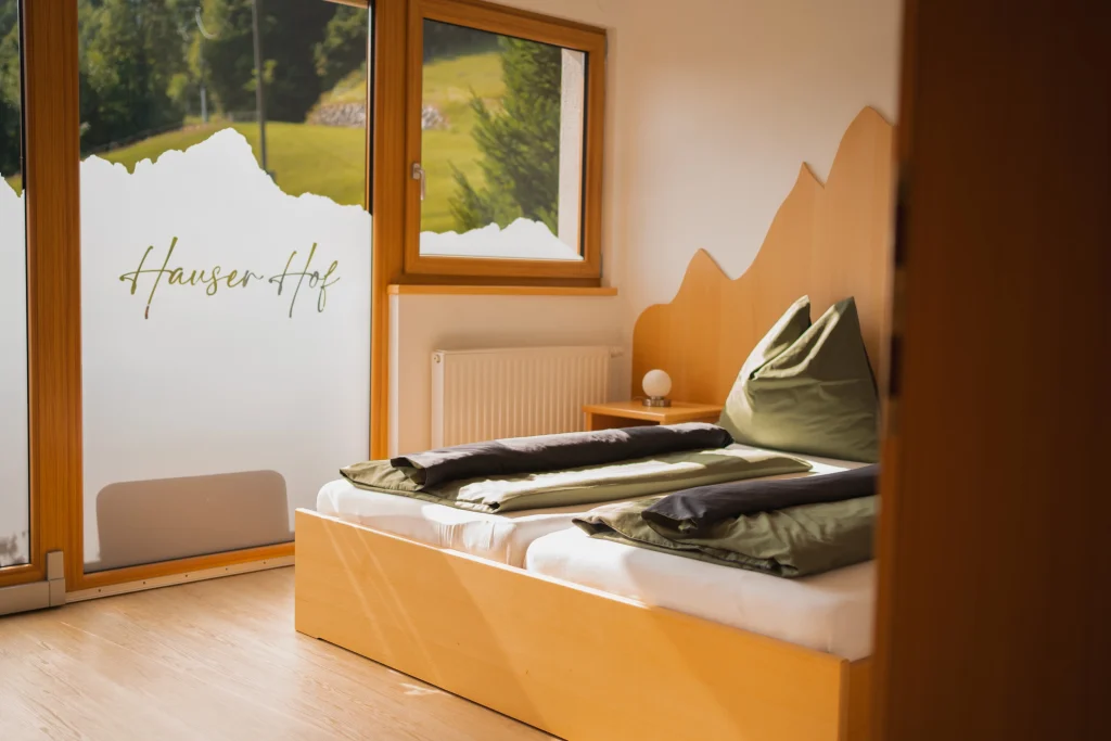 hauser hof nassfeld family appartement schlafzimmer aussen